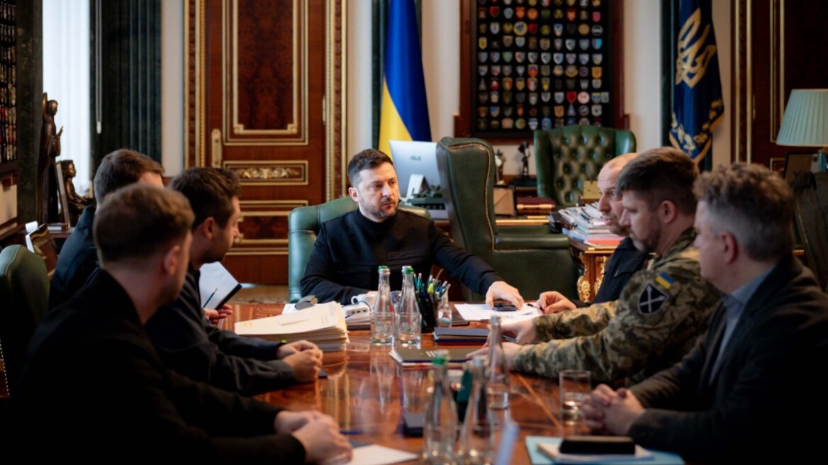 Ζελένσκι: Επανεκκίνηση τριμερούς διαλόγου με ΗΠΑ και Ρωσία για το τέλος του πολέμου