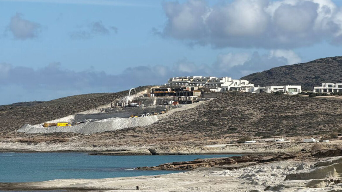 Τι συμβαίνει στον Μύτακα, το τσιμέντωμα της Μήλου και η πολεοδομική ανομία στα υπόλοιπα νησιά των Κυκλάδων