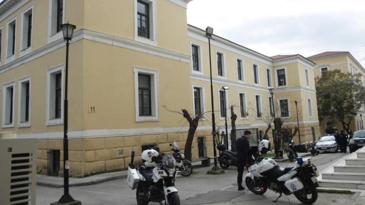 Σοβαρά προβλήματα υποδομής στα δικαστικά κτήρια της Αθήνας καταγγέλλουν οι εργαζόμενοι: «Κινδυνεύει η ασφάλειά μας»  