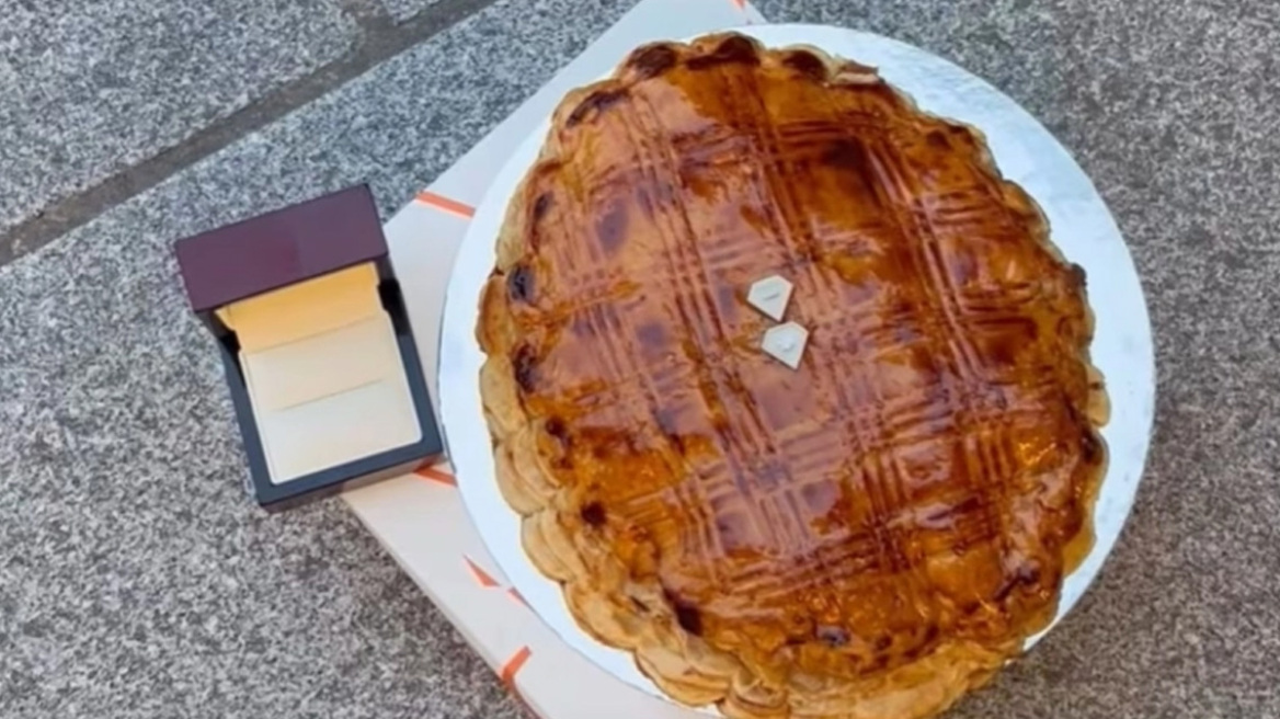 Έκοψαν το γλυκό και βρήκαν διαμάντι 500 ευρώ: «Το περάσαμε για αστείο»