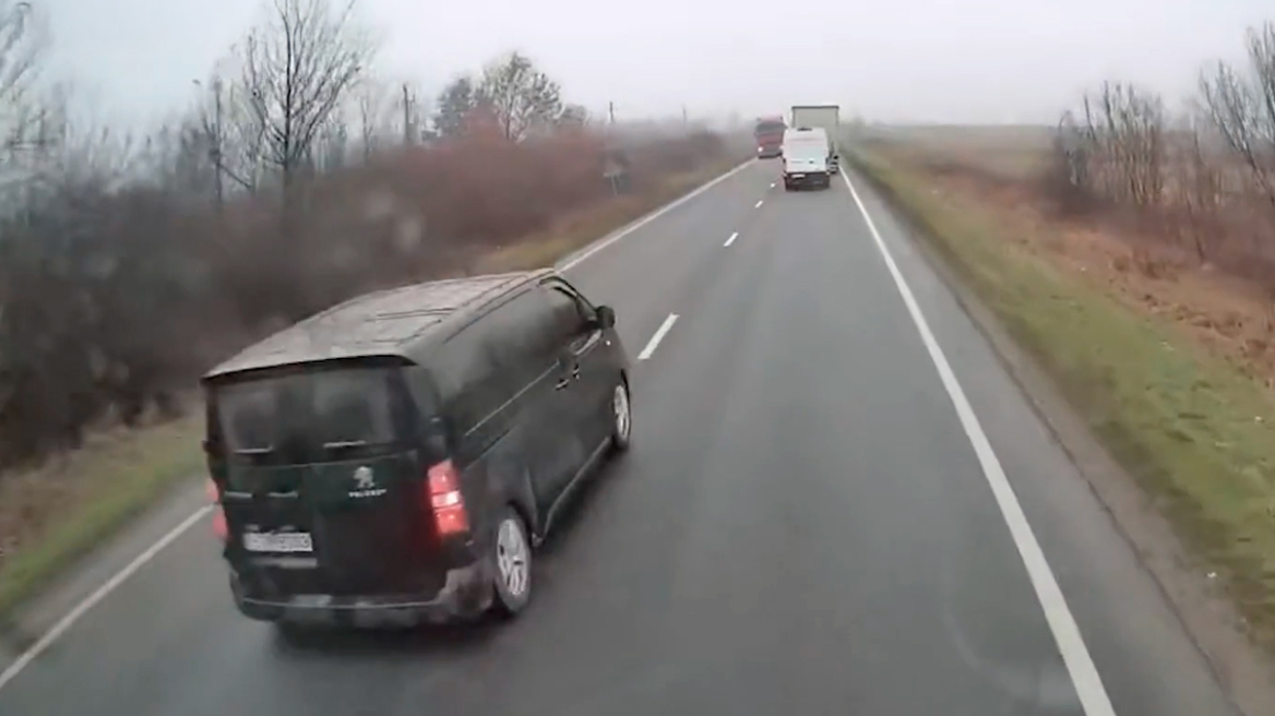 Το protothema live από τη Ρουμανία - «Μπλόκαρε το τιμόνι κατά την προσπέραση» αποκάλυψε τραυματίας οπαδός του ΠΑΟΚ σε Έλληνα γιατρό