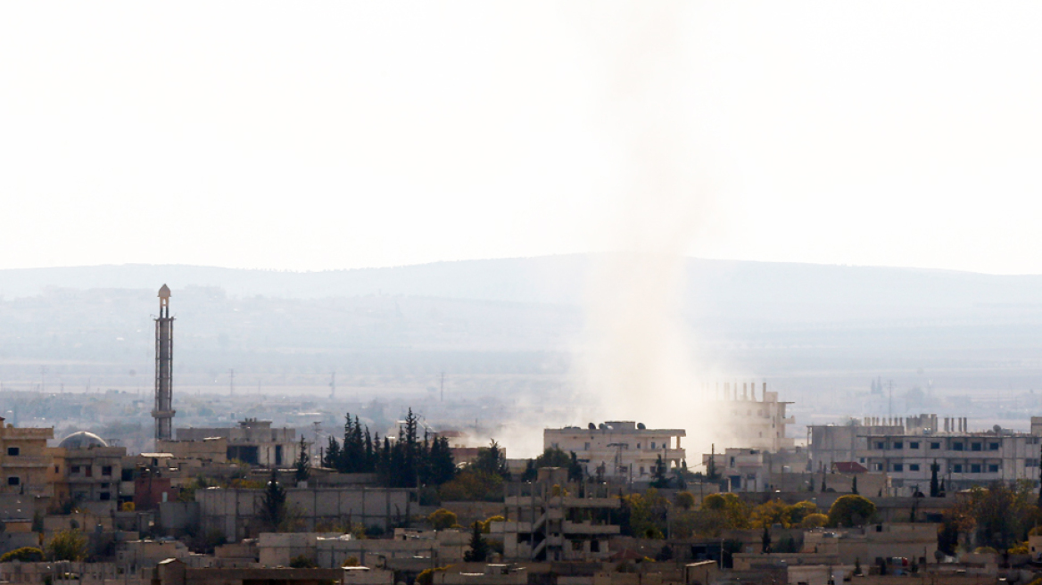 Oι τουρκικές αρχές σταμάτησαν αυτοκινητοπομπή που μετέφερε βοήθεια στην κουρδική πόλη Κομπάνι στη Συρία 
