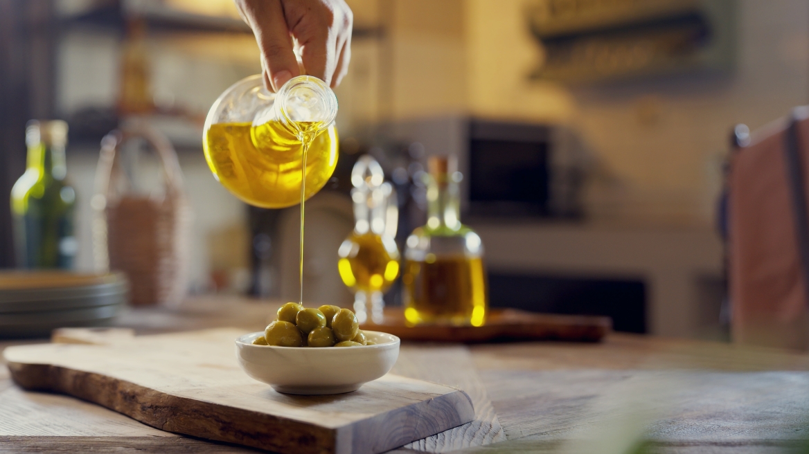 Ιστορική ευκαιρία για τα ελληνικά αγροδιατροφικά προϊόντα από τη συμφωνία Ε.Ε. – Ινδίας, μηδενίζονται οι δασμοί για το ελαιόλαδο
