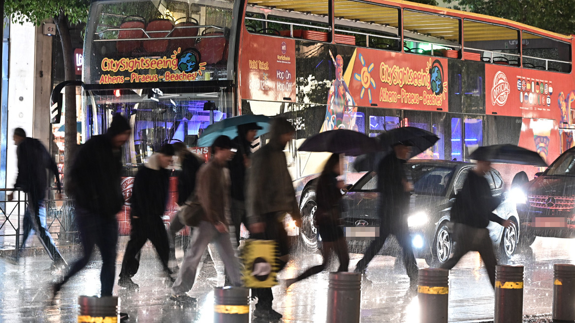 Μετά τα μεσάνυχτα θα χτυπήσουν οι βροχές την Αττική, οι περιοχές που μπήκαν σε Red Code - Live χάρτης με την εξέλιξη της κακοκαιρίας