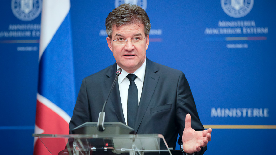 Παραιτήθηκε ο σύμβουλος εθνικής ασφαλείας της Σλοβακίας μετά τη δημοσίευση μηνυμάτων του με τον Επστάιν