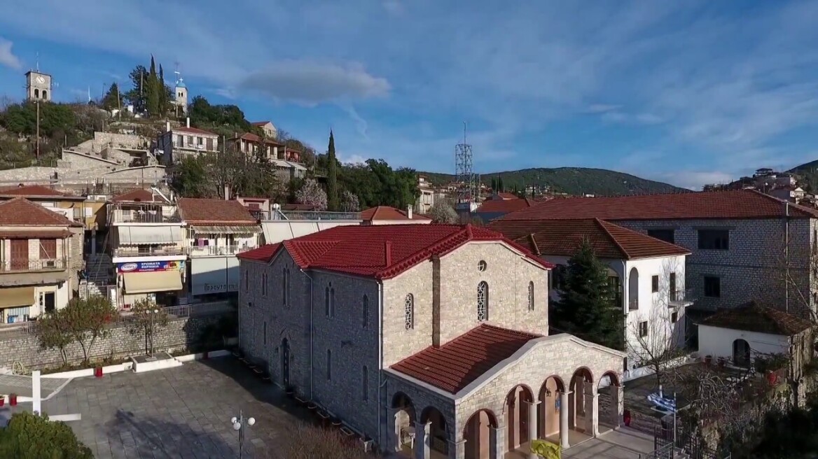 Ο δήμος Θέρμου δίνει επίδομα €3.000 για το πρώτο παιδί και €15.000 για το έκτο
