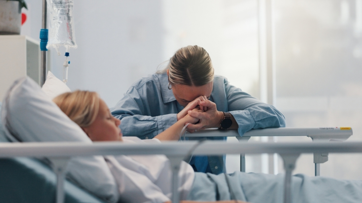 Στη ΜΕΘ με γρίπη άλλα δύο μικρά παιδιά – «Οι εποχικές ιώσεις δεν έχουν τελειώσει» προειδοποιούν οι ειδικοί
