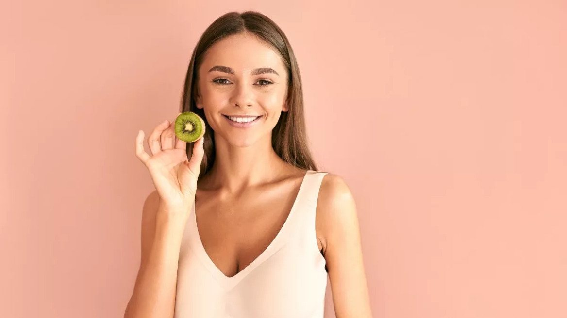 Καλύτερη πέψη, διάθεση και όμορφο δέρμα με 2 ακτινίδια την ημέρα