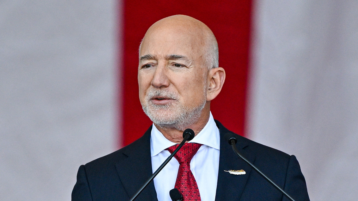 Μαζικές απολύσεις στη Washington Post, ο Μπέζος «κόβει» το ένα τρίτο του προσωπικού
