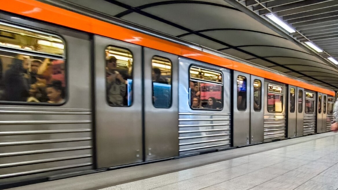 Αλλαγές στη κόκκινη γραμμή του Μετρό: Κλείνουν νωρίτερα 4 σταθμοί, αναλυτικά τα δρομολόγια 