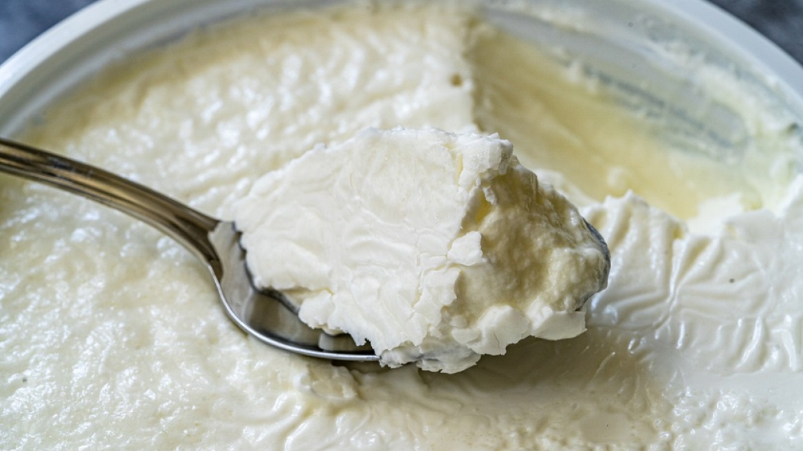 Πρόβειο γιαούρτι όπως παλιά, σε ένα από τα παλαιότερα γαλακτοπωλεία της Αθήνας