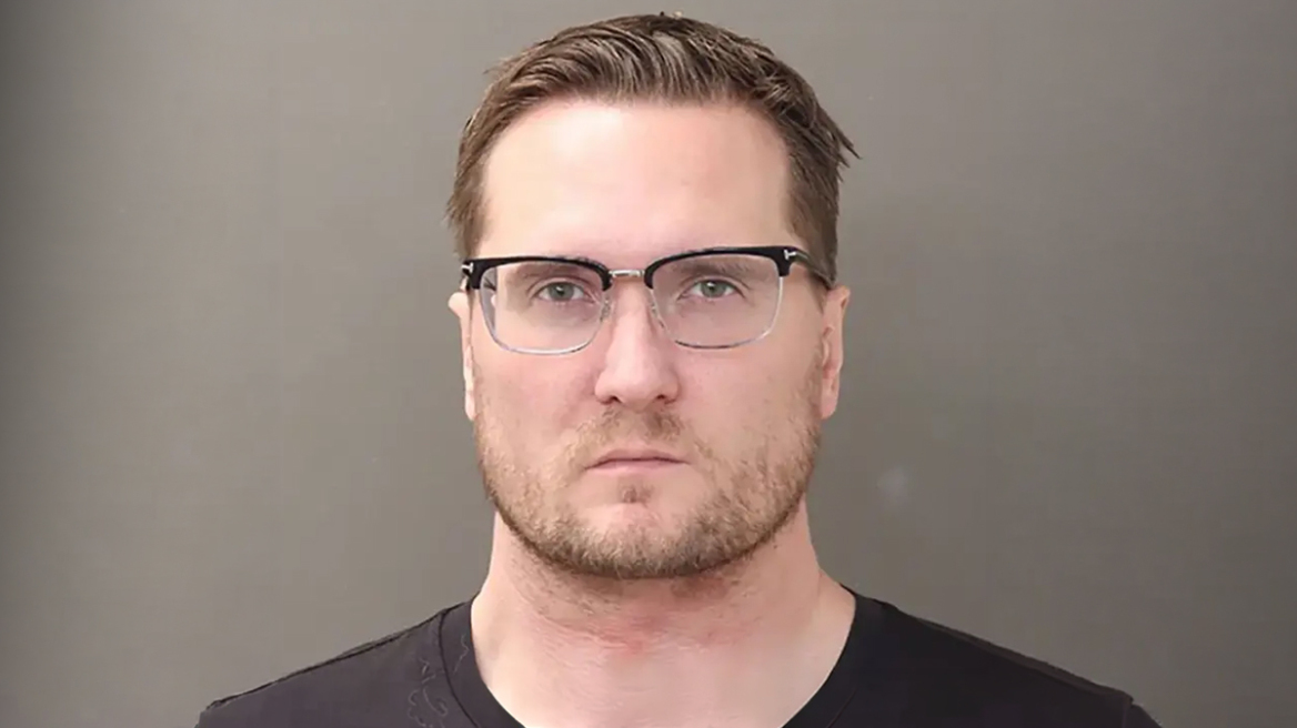 Γιατρός στις ΗΠΑ σκότωσε με 16 σφαίρες την πρώην σύζυγό του και τον νέο της σύντροφο
