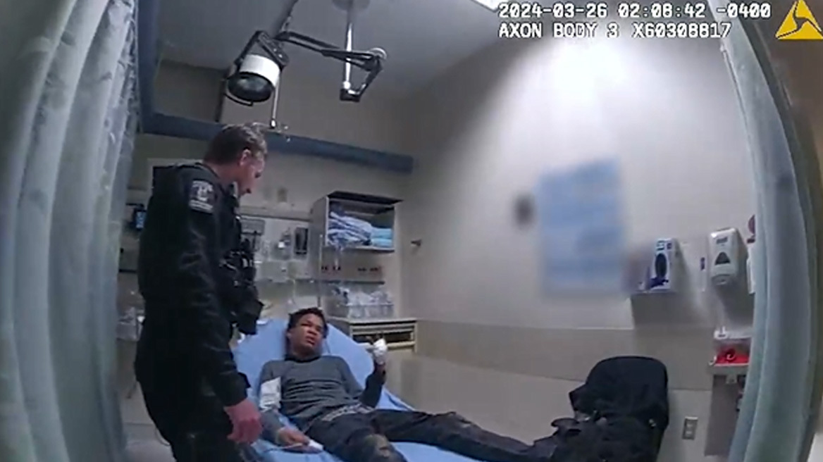 Αστυνομικοί βρήκαν επίδοξο δολοφόνο χάρη στο δάχτυλο που έχασε στον τόπο του εγκλήματος, του το πήγαν στο νοσοκομείο - Δείτε βίντεο