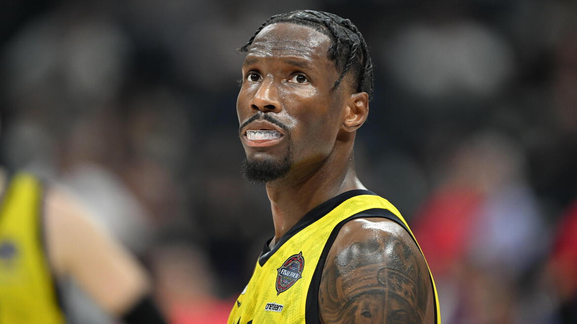 Τούρκος ρεπόρτερ ρίχνει φως στην υπόθεση Χέις - Ντέιβις: «Έχει πρόταση από την Φενέρ, αλλά Παναθηναϊκός και Χάποελ είναι πιο μπροστά στην κούρσα»