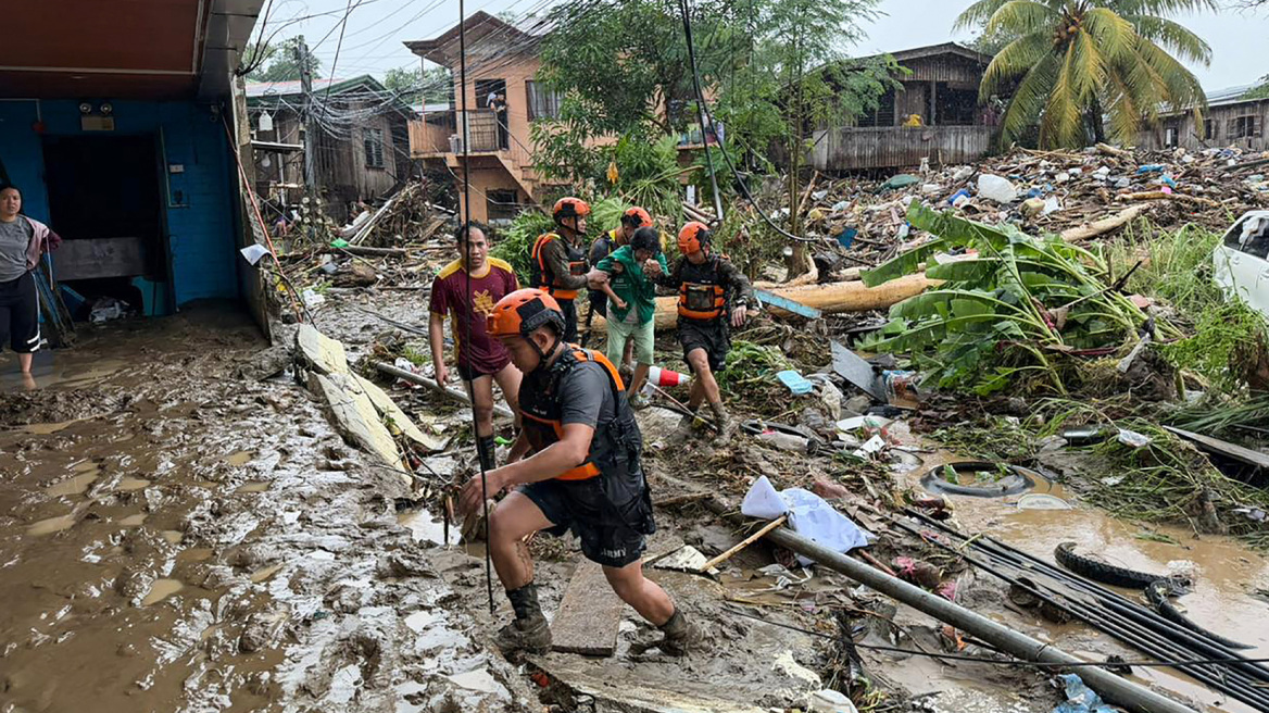 Τροπική καταιγίδα με τέσσερις νεκρούς και χιλιάδες εκτοπισμένους στις Φιλιππίνες, δείτε βίντεο 