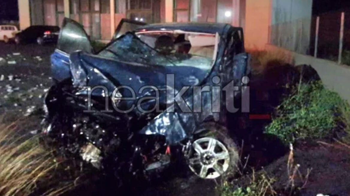 Αυτοκίνητο έπεσε σε τοίχο στον Άγιο Νικόλαο, τραυματίστηκαν τρεις νεαροί