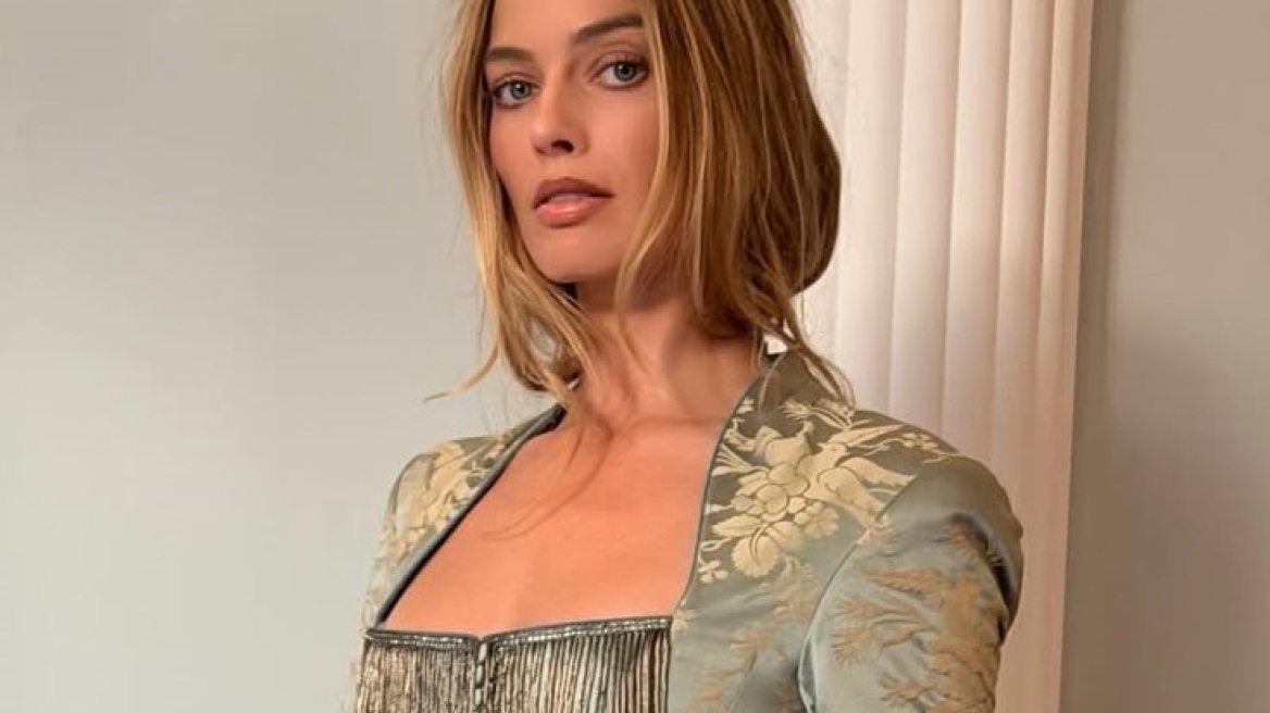 Μάργκοτ Ρόμπι: Με vintage Τζον Γκαλιάνο στο Λονδίνο - Εικόνες