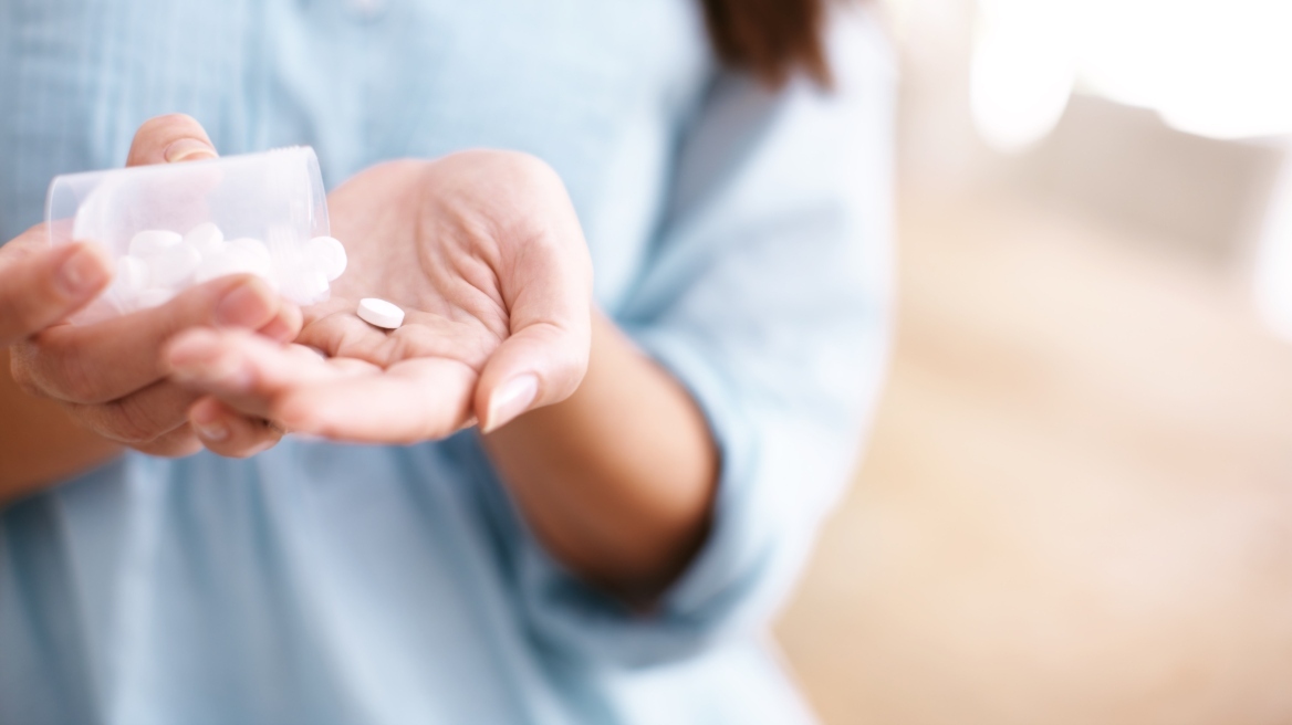 Έχετε χοληστερόλη και παίρνετε στατίνες; Τι αποκαλύπτει έρευνα για τις παρενέργειές τους
