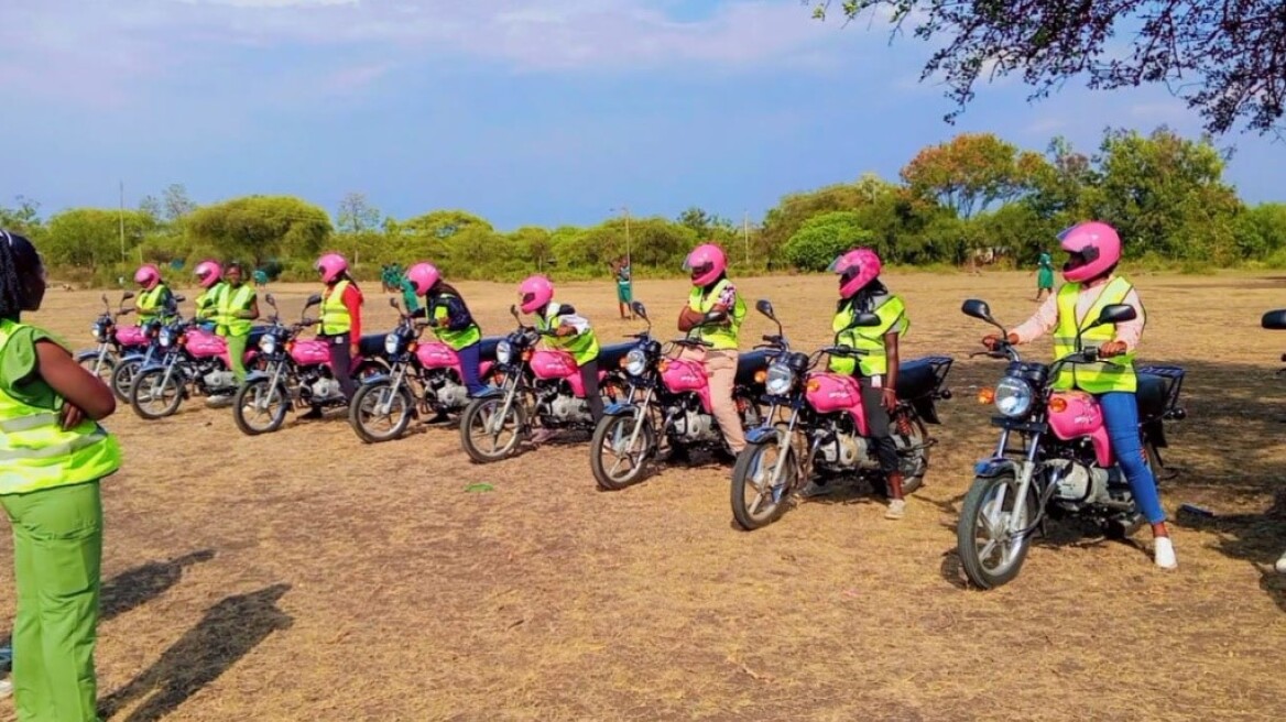 Boda girls: Οι γυναίκες της Κένυας που βοηθούν εγκύους και επίτοκους να φτάσουν έγκαιρα στο νοσοκομείο
