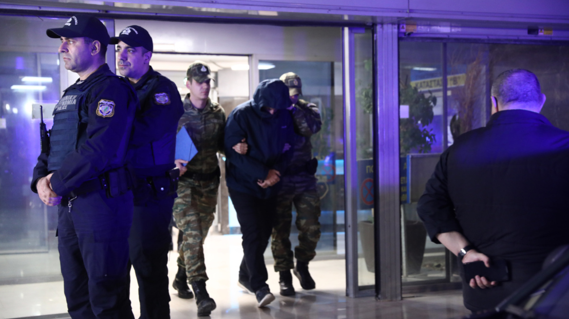 Οι 8 ώρες απολογίας του σμηνάρχου κατασκόπου: Τον προσέγγισαν μέσω LinkedIn, κατονόμασε τρία πρόσωπα