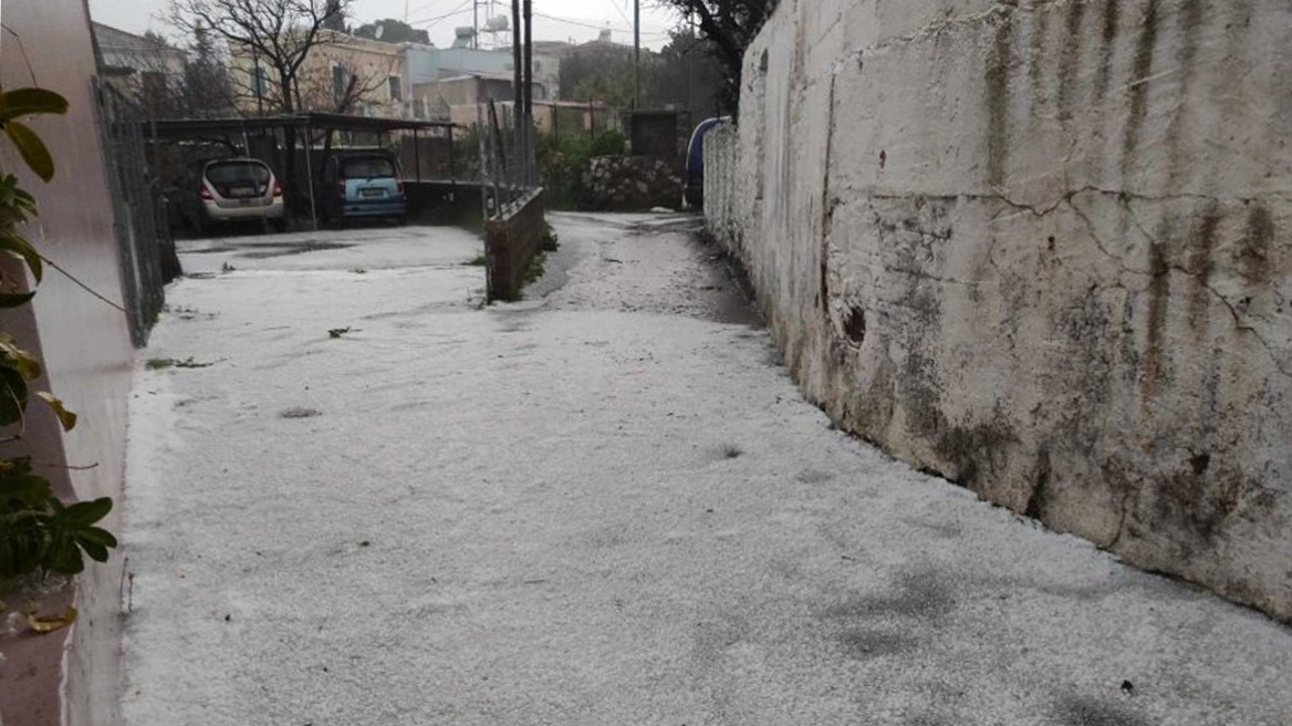 Έντονη χαλαζόπτωση και πλημμύρες στη Χίο, δείτε βίντεο και φωτογραφίες
