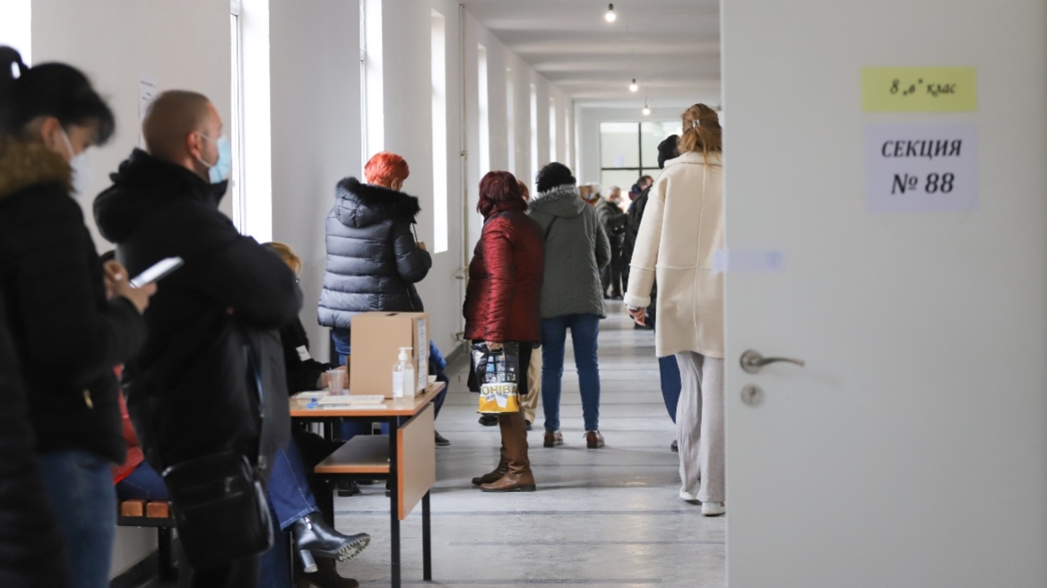 Βουλγαρία: Στον αντιπρόεδρο της Εθνικής Τράπεζας ανέθεσε η πρόεδρος Γιότοβα την εντολή σχηματισμού κυβέρνησης και προετοιμασίας εκλογών