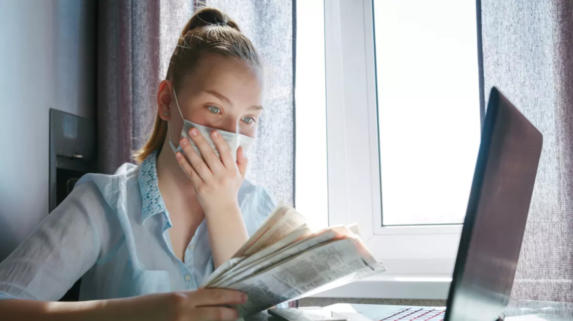 «Εθισμένοι» στην παραπληροφόρηση οι Έλληνες – Τι επιμένουν να πιστεύουν
