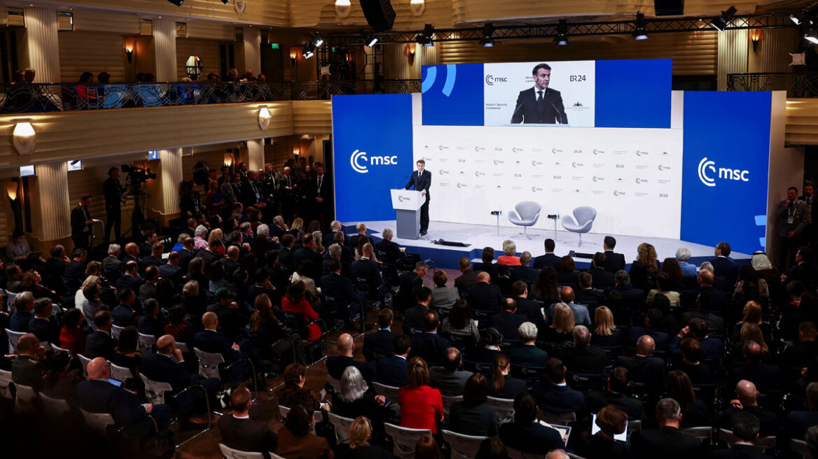 Η Ευρώπη μόνη στην εποχή των υπερδυνάμεων μετά το Μόναχο: Συζητήσεις για πυρηνική ομπρέλα και κοινό στρατό μετά τη στάση των ΗΠΑ