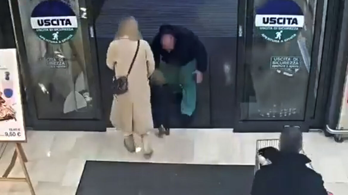 Μετανάστης στην Ιταλία άρπαξε κοριτσάκι από τα χέρια της μαμάς του σε σούπερ μάρκετ: Δείτε βίντεο