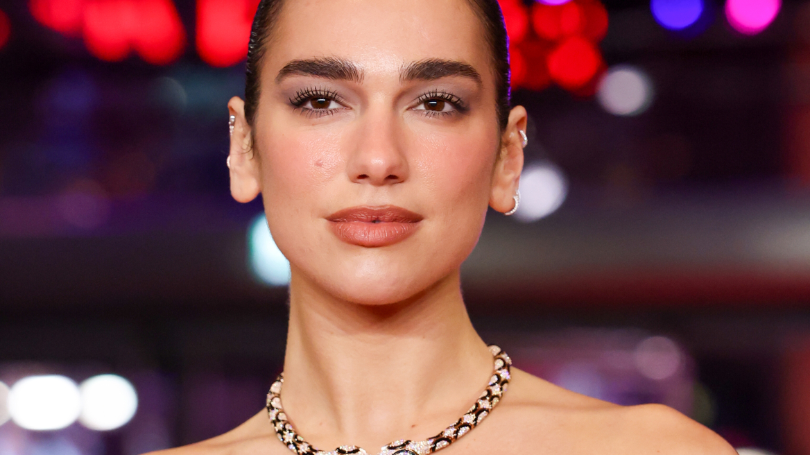H Dua Lipa με naked dress στην Berlinale
