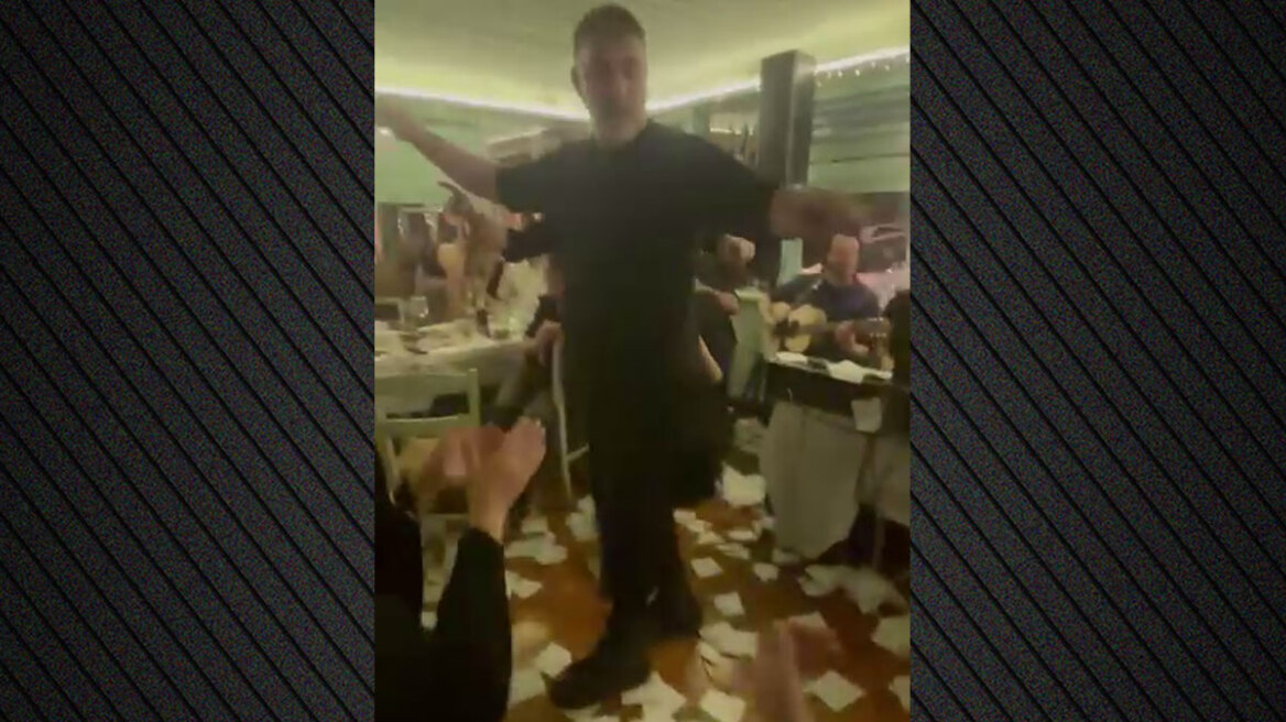 Βασίλης Μπισμπίκης: Το ζεϊμπέκικο με τον πρώην βουλευτή, Θάνο Μωραΐτη, υπό τους ήχους του Τσιτσάνη 