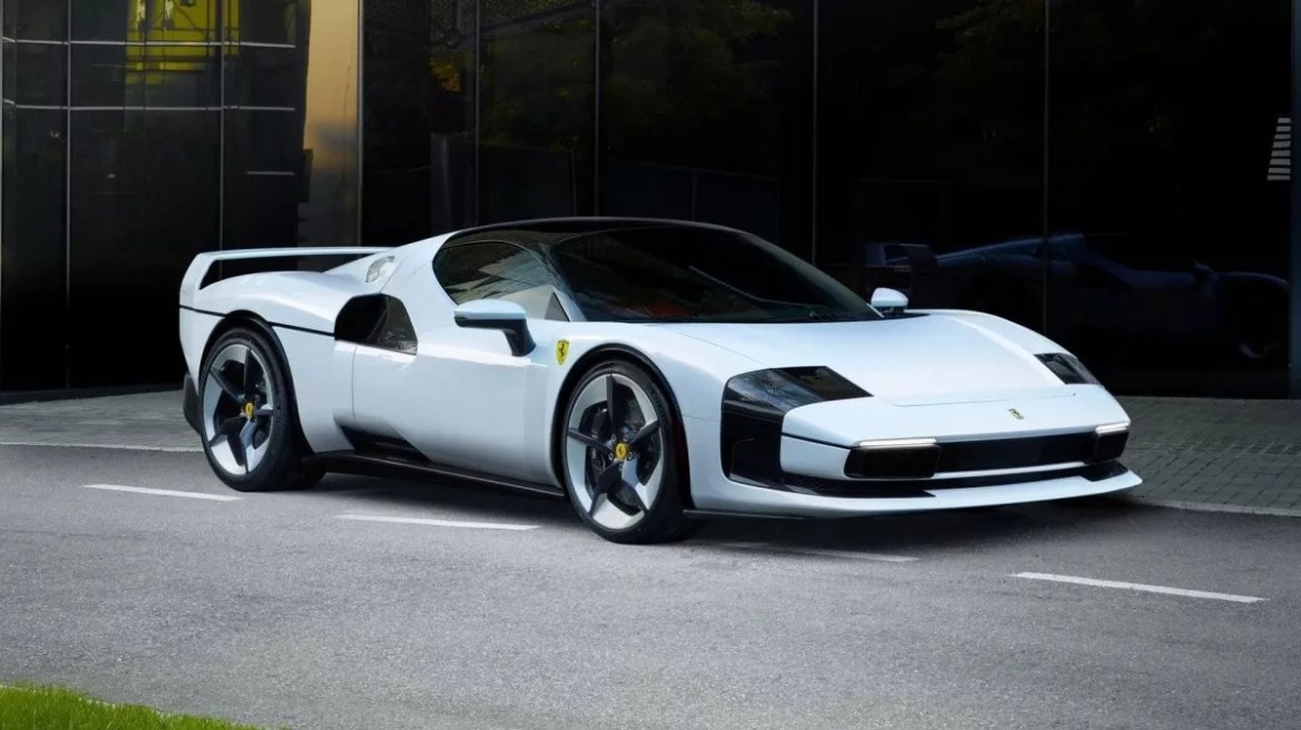 Η «χρυσή» πεντάδα των νέων Ferrari για το 2026