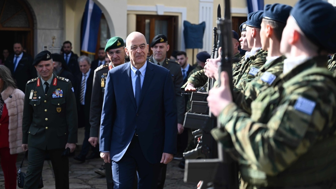 Δένδιας: Κίνητρα στους καλύτερους για τη στελέχωση των Ενόπλων Δυνάμεων με ένα πλαίσιο βελτίωσης της ζωής τους