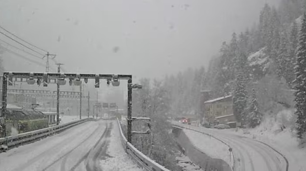 Τρένο με 30 επιβάτες εκτροχιάστηκε στην Ελβετία μετά από χιονοστιβάδα, αναφορές για τραυματίες