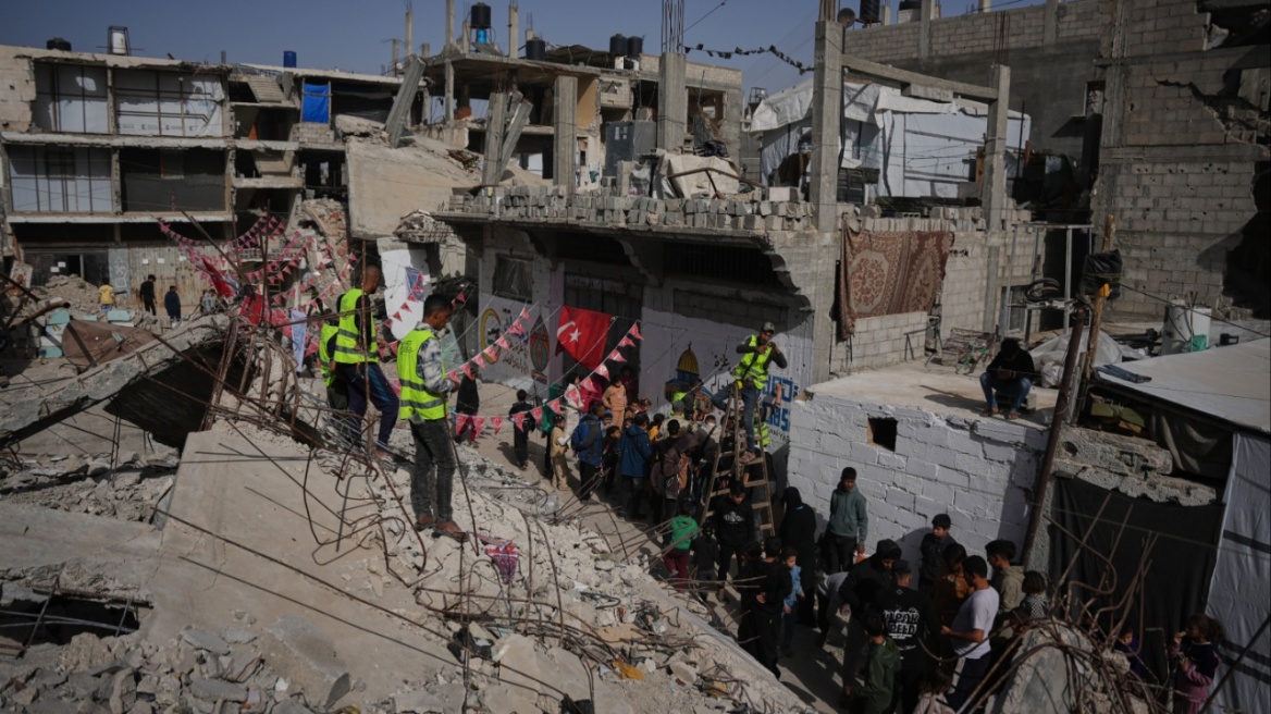 Εννέα νεκροί από ισραηλινά πλήγματα στη Γάζα εν μέσω εκεχειρίας 