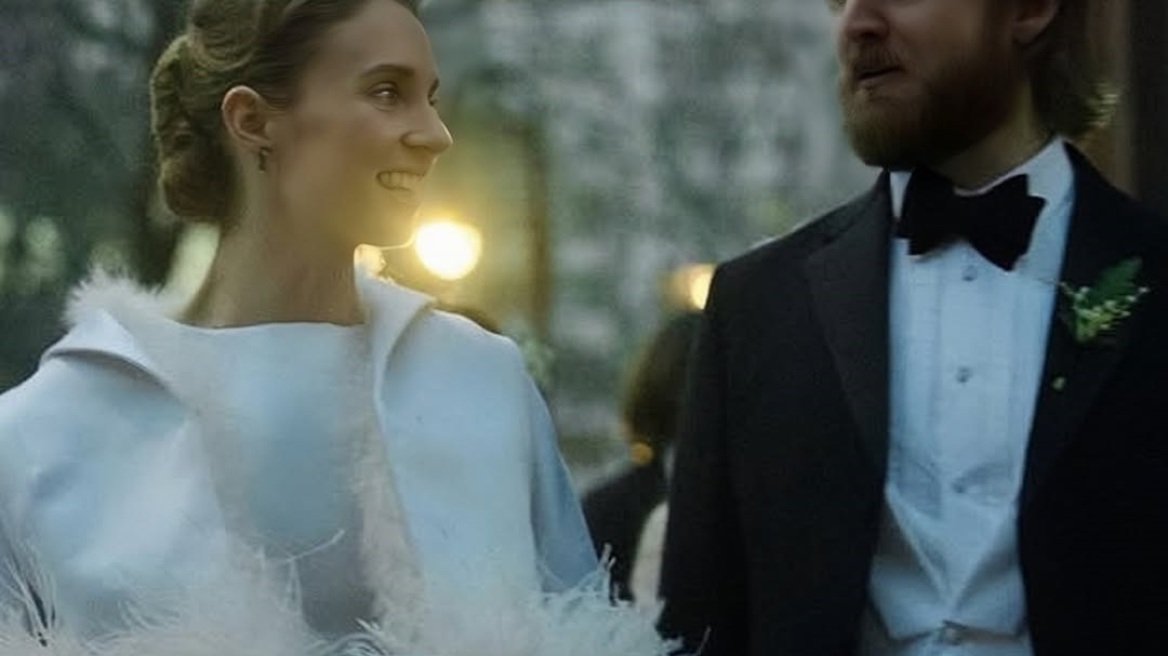 Maya Hawke: Η κόρη των Uma Thurman και Ethan Hawke και πρωταγωνίστρια του Stranger Things παντρεύτηκε τον Christian Lee Hutson στη Νέα Υόρκη
