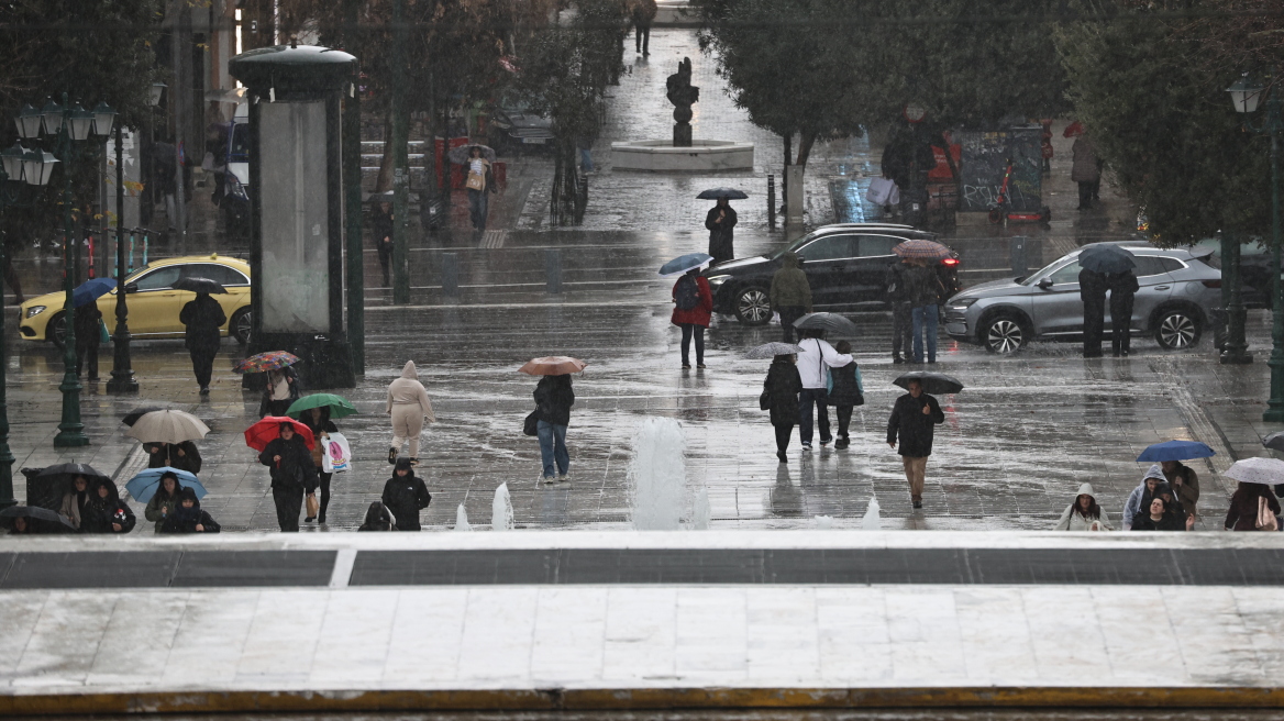 Βροχές στην Αττική, νέα επιδείνωση από αύριο, σε «Red Code» Πελοπόννησος, Δυτική Ελλάδα, Ιόνιο και Ήπειρος