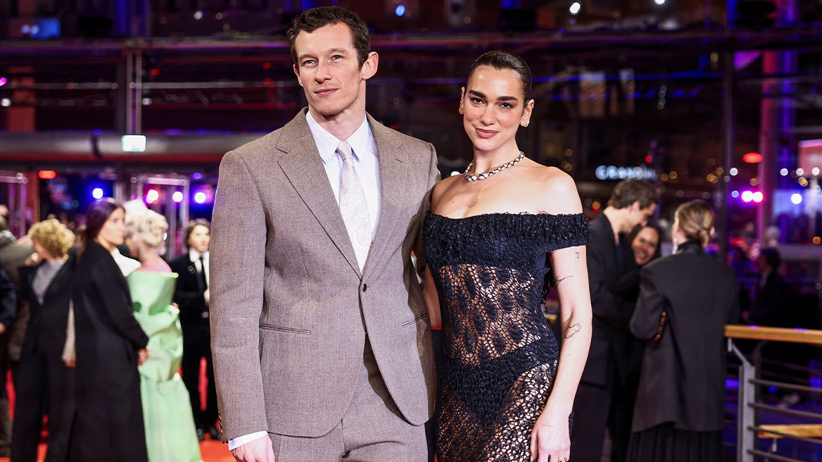 Dua Lipa: Η αποκαλυπτική εμφάνιση στο πλευρό του Κάλουμ Τέρνερ στο κόκκινο χαλί
