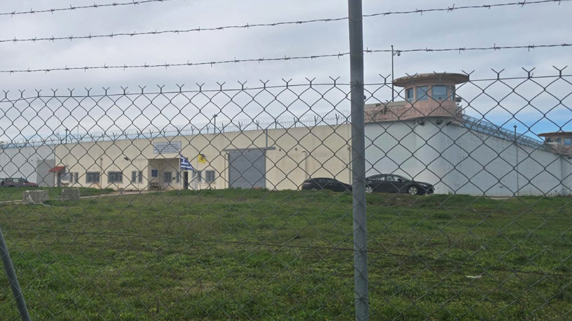 Πώς έγινε η δολοφονία του ισοβίτη στις φυλακές Δομοκού: Το τυφλό σημείο, ο Αλκέτ Ριζάι και ο Βούλγαρος που «έσωσε» τον αρχιφύλακα
