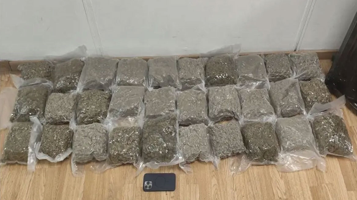 Συνελήφθη 19χρονος αλλοδαπός στο «Ελευθέριος Βενιζέλος» που επιχείρησε να εισάγει 16 κιλά ακατέργαστης κάνναβης