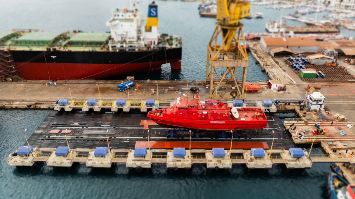 ΟΝΕΧ Ναυπηγεία Σύρου: Σε λειτουργία και πάλι μετά από 15 χρόνια το σύστημα ανέλκυσης πλοίων Syncrolift