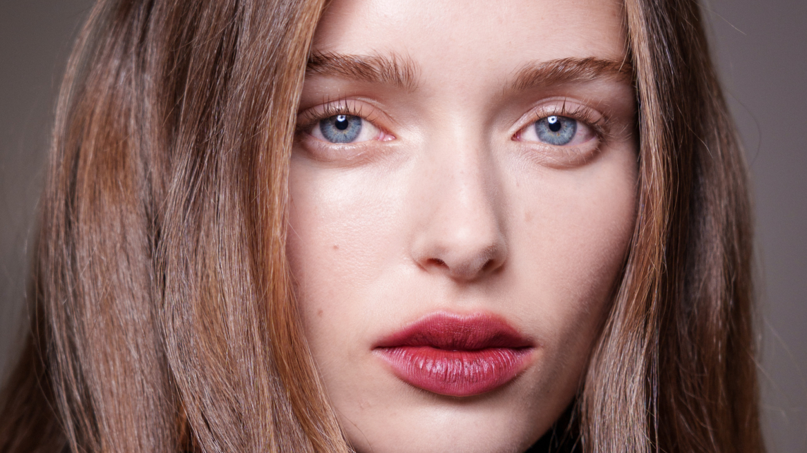 Lip Stain: Το must-have προϊόν για ομοιόμορφο χρώμα στα χείλη που διαρκεί όλη μέρα