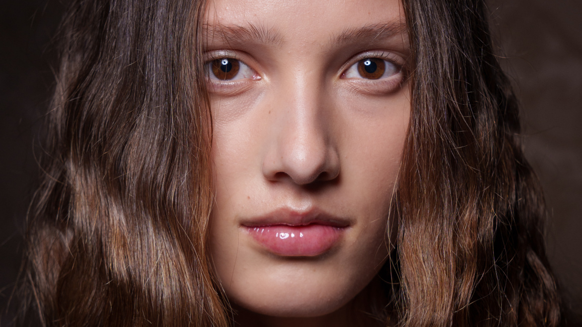 Οι αγαπημένοι μας οροί ματιών για ορατά πιο νεανικό και ξεκούραστο βλέμμα
