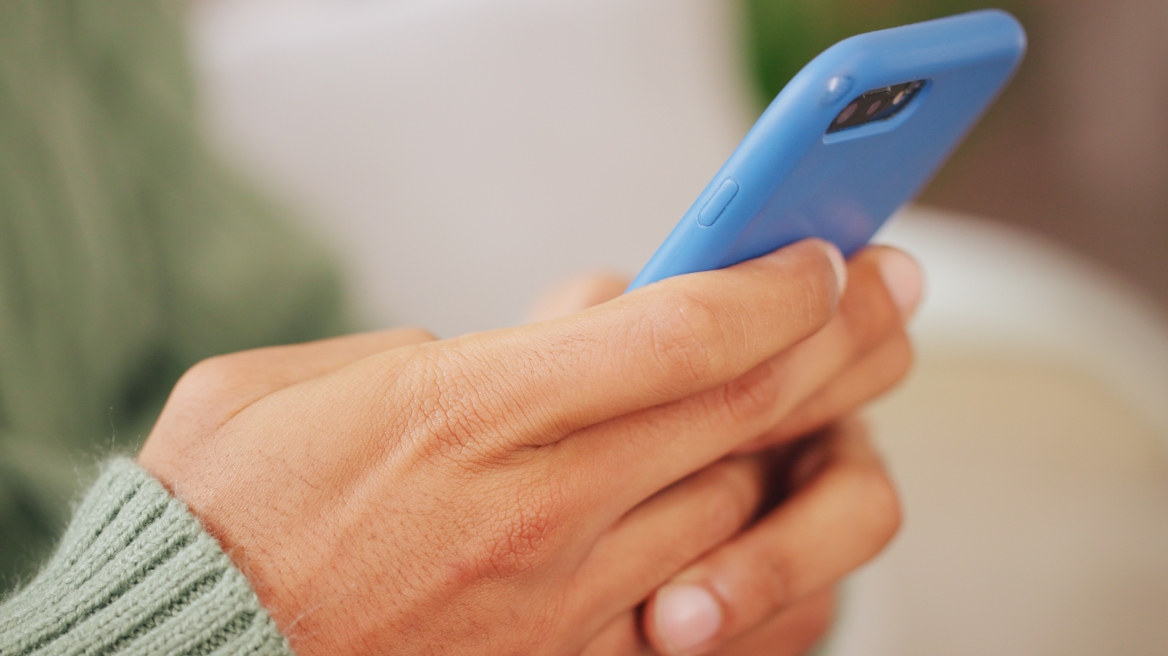 Ελληνική μελέτη συνδέει την παραπληροφόρηση με τη διστακτικότητα απέναντι στα εμβόλια
