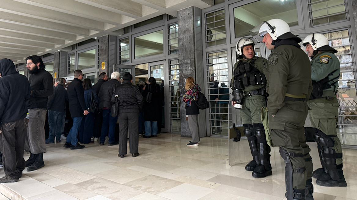 Αναβλήθηκε για τον Μάιο η δίκη των 38 συλληφθέντων από την αστυνομική επιχείρηση στο ΑΠΘ