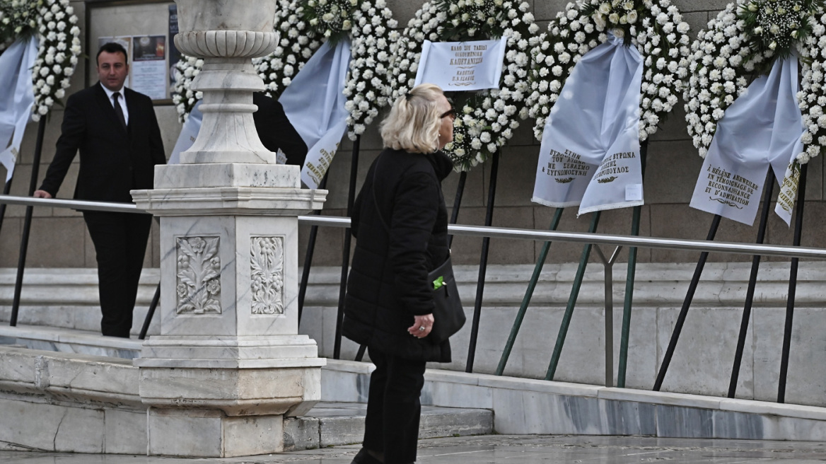 Live το τελευταίο αντίο στην Ελένη Γλύκατζη-Αρβελέρ στη Μητρόπολη Αθηνών: Ποιοι δίνουν το παρών, επικήδειο θα εκφωνήσει ο Μητσοτάκης