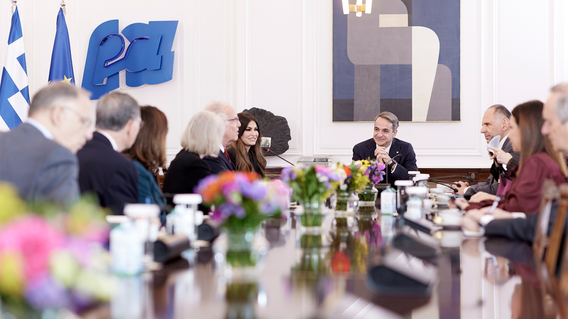 Συνάντηση Μητσοτάκη με αντιπροσωπεία του Κογκρέσου των ΗΠΑ: «Οι σχέσεις μας στο υψηλότερο επίπεδο όλων των εποχών»