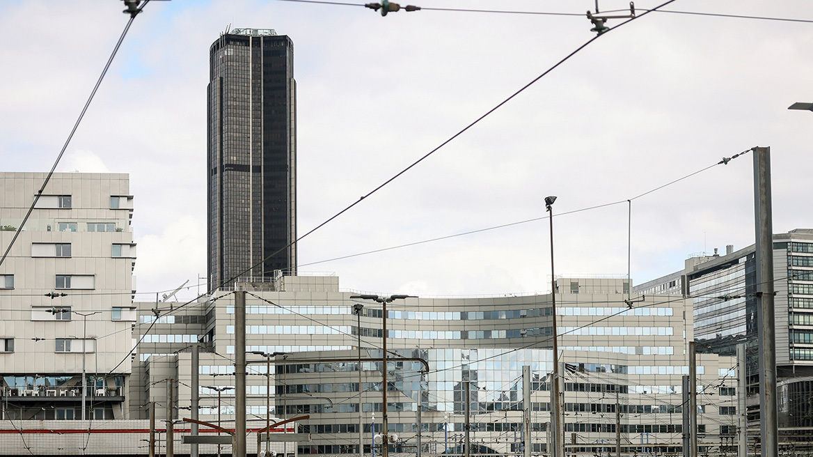 Συναγερμός στο Παρίσι, εκκενώθηκαν κεντρικά κτίρια μετά από απειλητικά μηνύματα για εκρηκτικούς μηχανισμούς