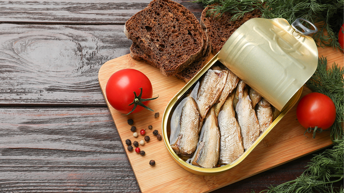 Σαρδέλα: Η επιστροφή του μικρού ψαριού που ζει δόξες στο τραπέζι