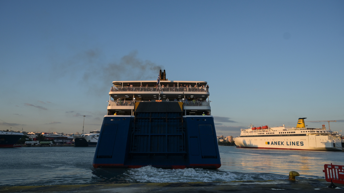 Σε εξέλιξη η έξοδος για την Καθαρά Δευτέρα, αυξημένη η κίνηση προς τα νησιά του Αργοσαρωνικού
